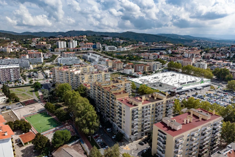 Apartamento T1 para Venda em Santo Antonio dos Olivais Foto 31