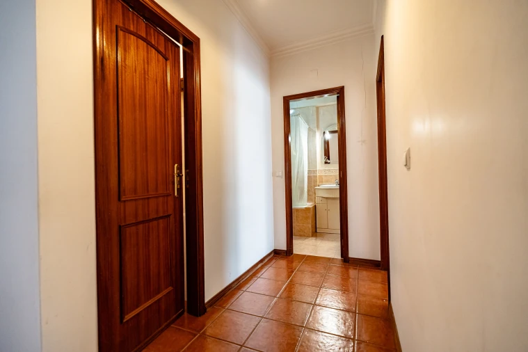Apartamento T1 para Venda em Santo Antonio dos Olivais Foto 15