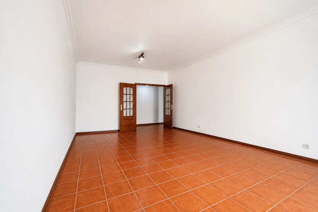 Apartamento T1 para Venda em Santo Antonio dos Olivais Foto 8