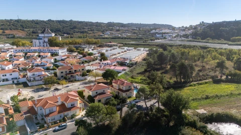 Moradia T3 para Venda em Santa Maria, São Pedro e Sobral da Lagoa