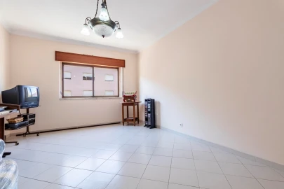 Apartamento T1 para Venda em Agualva e Mira-Sintra