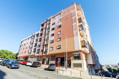 Apartamento T1 para Venda em Agualva e Mira-Sintra