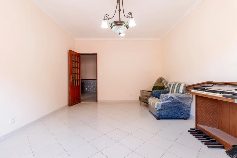 Apartamento T1 para Venda em Agualva e Mira-Sintra Foto 9