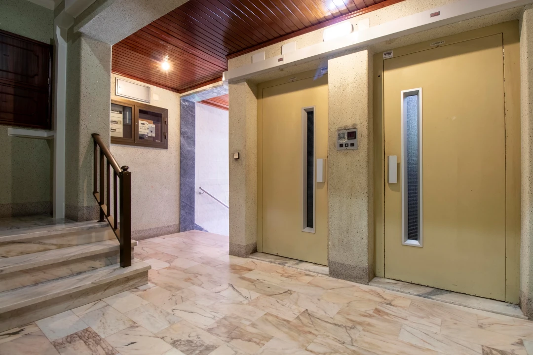 Apartamento T1 para Venda em Agualva e Mira-Sintra Foto 13