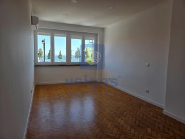 Apartamento T3 para Venda em São Vicente