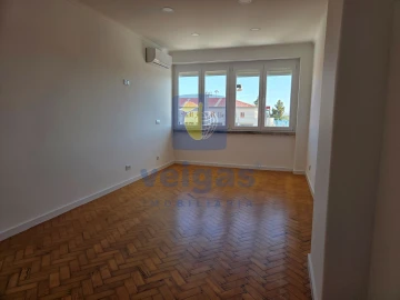 Apartamento T3 para Venda em São Vicente