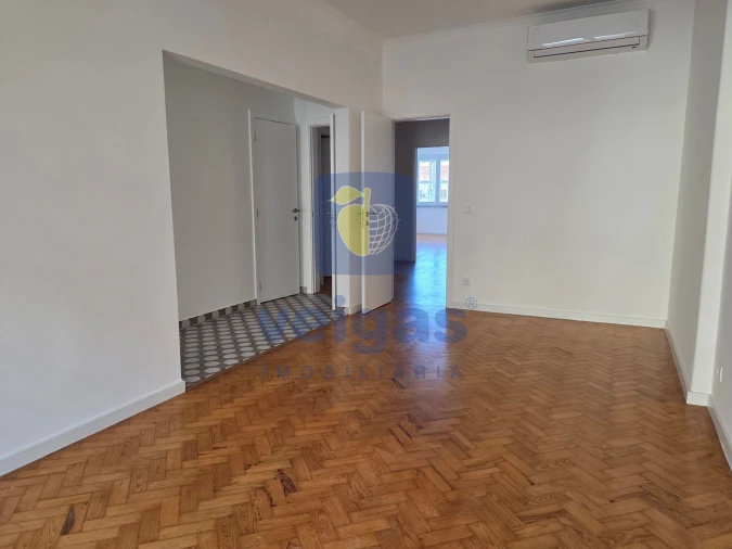 Apartamento T3 para Venda em São Vicente Foto 9