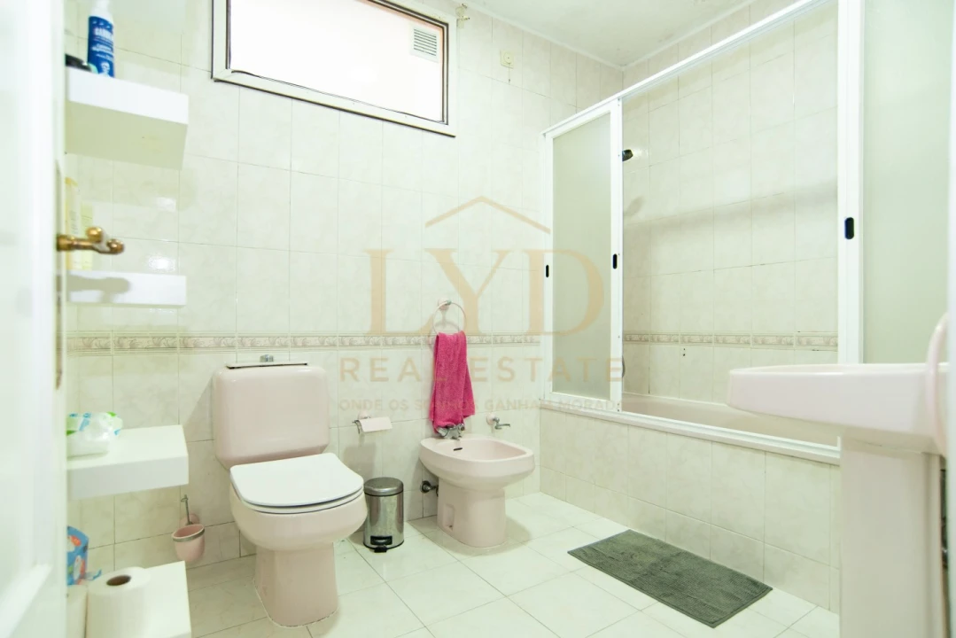Apartamento T3 para Venda em Santa Maria de Lamas Foto 15