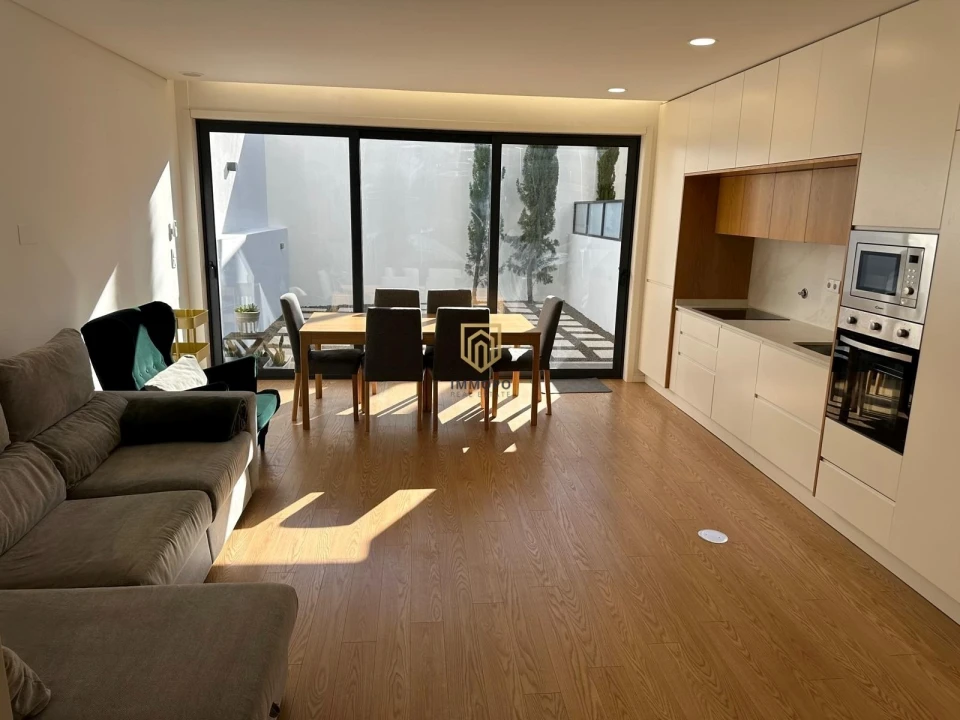 Moradia T4 para Arrendamento em Ramalde Foto 4