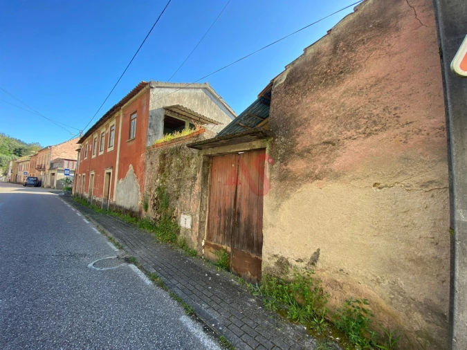 Moradia T2 para Venda em Lorvão Foto 3