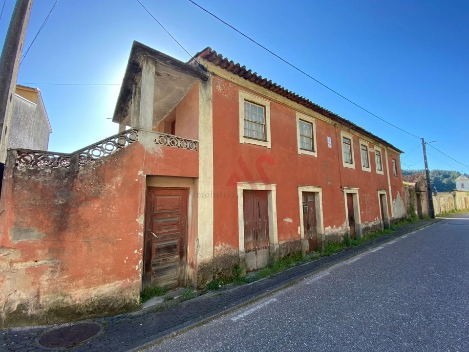 Moradia T2 para Venda em Lorvão Foto 1
