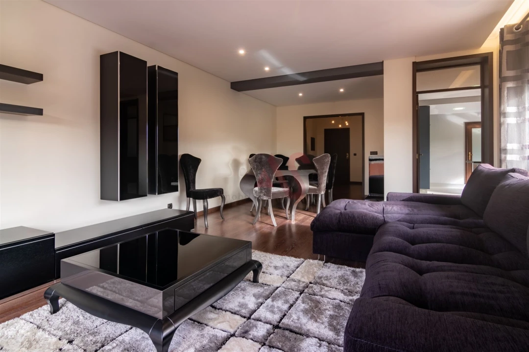 Apartamento T3 para Venda em Vila das Aves Foto 1