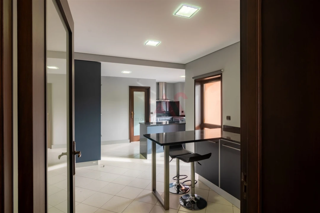 Apartamento T3 para Venda em Vila das Aves Foto 11