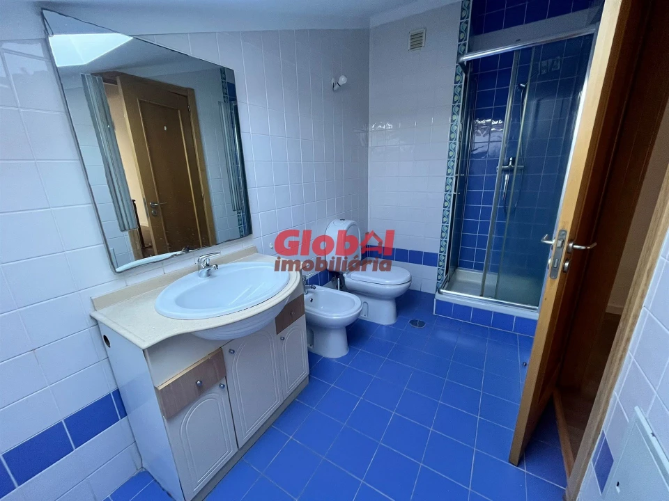 Apartamento T1 para Venda em Viseu Foto 8