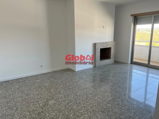 Apartamento T1 para Venda em Viseu Foto 2