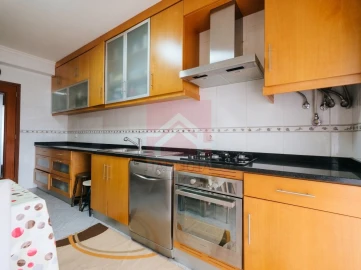 Apartamento T2 para Venda em Souselo