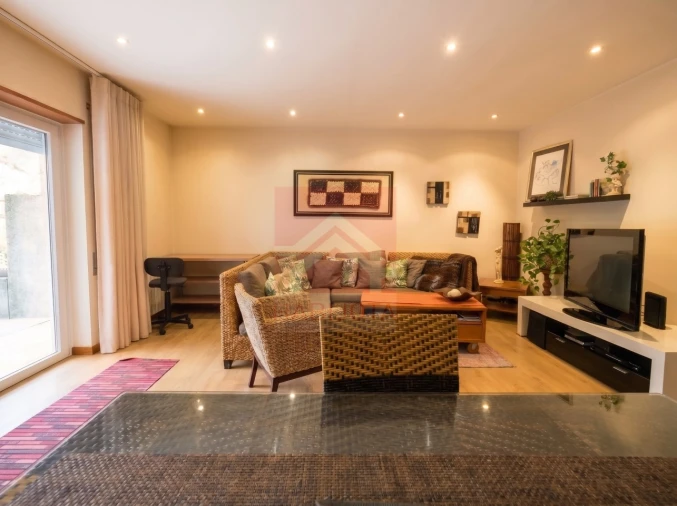 Apartamento T2 para Venda em Souselo Foto 5