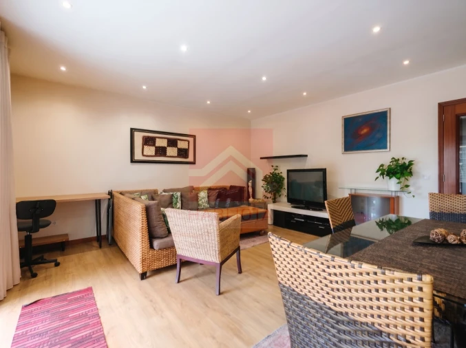 Apartamento T2 para Venda em Souselo Foto 6