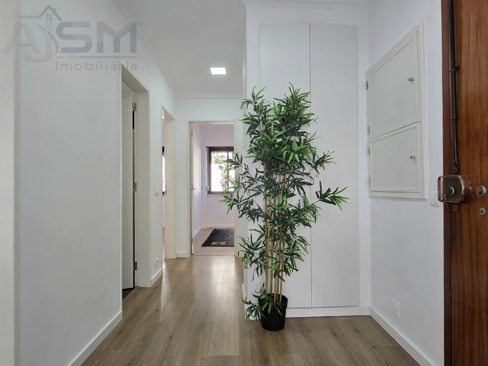 Apartamento T2 para Arrendamento em Carnaxide e Queijas Foto 8