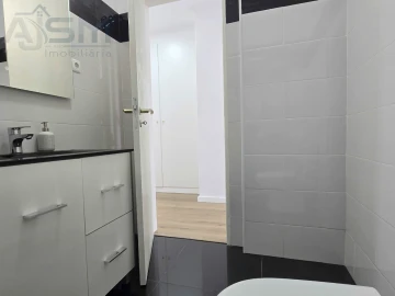 Apartamento T2 para Arrendamento em Carnaxide e Queijas