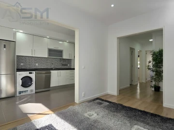 Apartamento T2 para Arrendamento em Carnaxide e Queijas