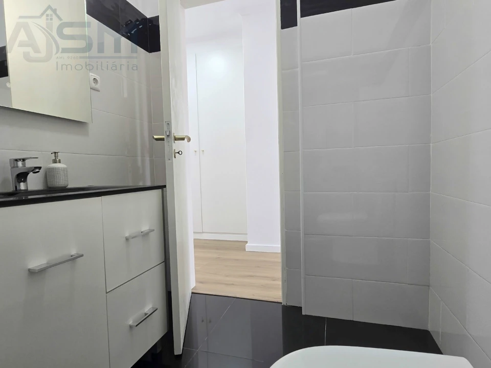 Apartamento T2 para Arrendamento em Carnaxide e Queijas Foto 19