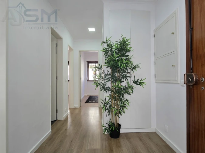 Apartamento T2 para Arrendamento em Carnaxide e Queijas Foto 8