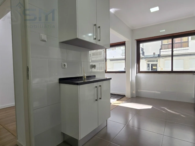 Apartamento T2 para Arrendamento em Carnaxide e Queijas Foto 3