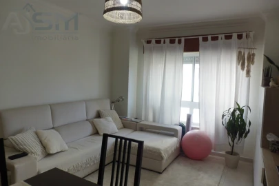 Apartamento T1 para Arrendamento em Rio de Mouro