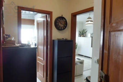 Apartamento T1 para Arrendamento em Rio de Mouro