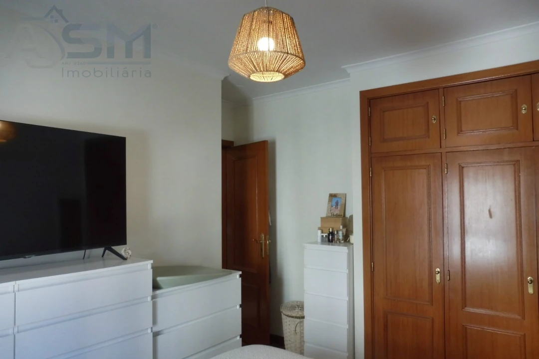 Apartamento T1 para Arrendamento em Rio de Mouro Foto 7