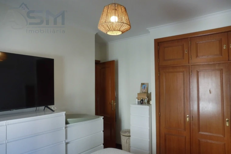 Apartamento T1 para Arrendamento em Rio de Mouro Foto 7