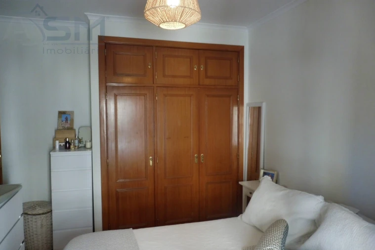 Apartamento T1 para Arrendamento em Rio de Mouro Foto 9