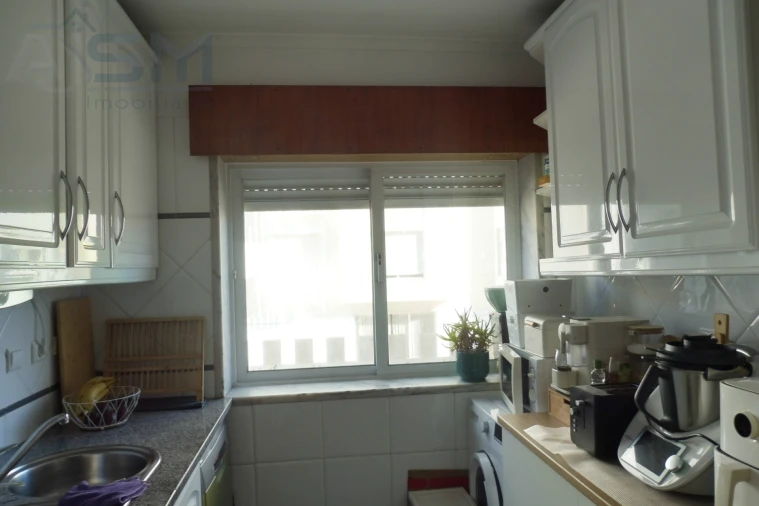 Apartamento T1 para Arrendamento em Rio de Mouro Foto 5