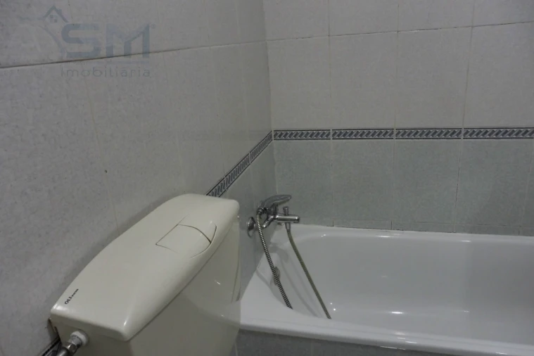 Apartamento T1 para Arrendamento em Rio de Mouro Foto 11