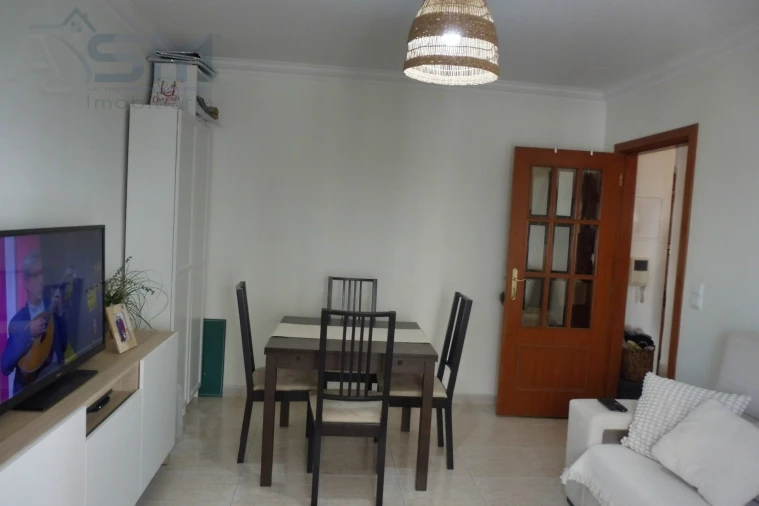 Apartamento T1 para Arrendamento em Rio de Mouro Foto 3