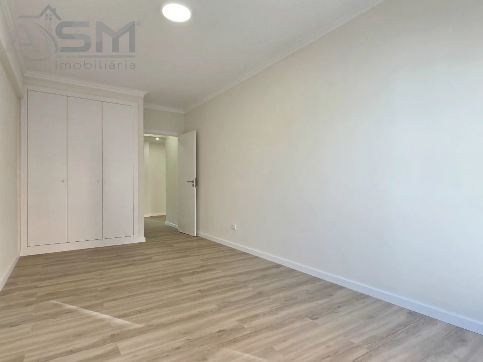 Apartamento T2 para Venda em Massamá e Monte Abraão Foto 9