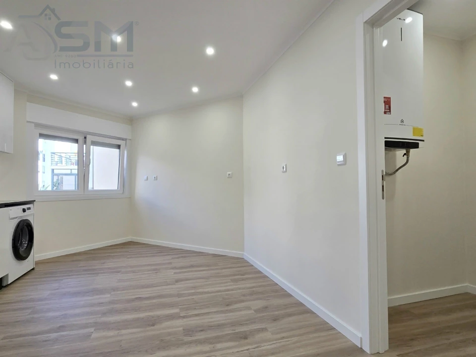 Apartamento T2 para Venda em Massamá e Monte Abraão Foto 24