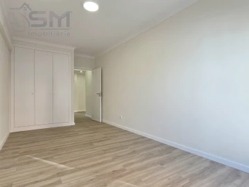 Apartamento T2 para Venda em Massamá e Monte Abraão