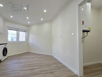 Apartamento T2 para Venda em Massamá e Monte Abraão