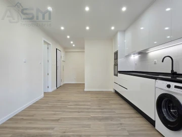 Apartamento T2 para Venda em Massamá e Monte Abraão