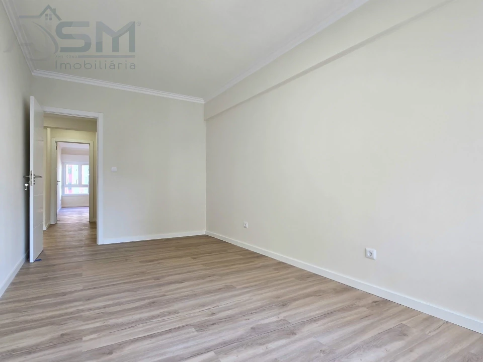 Apartamento T2 para Venda em Massamá e Monte Abraão Foto 19