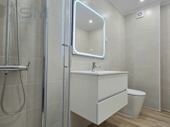 Apartamento T2 para Venda em Massamá e Monte Abraão Foto 13