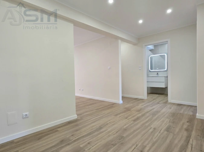 Apartamento T2 para Venda em Massamá e Monte Abraão Foto 21