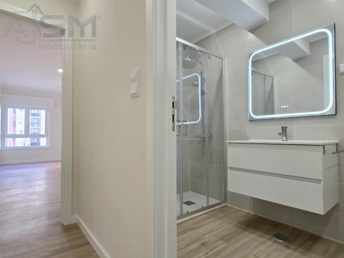 Apartamento T2 para Venda em Massamá e Monte Abraão Foto 11