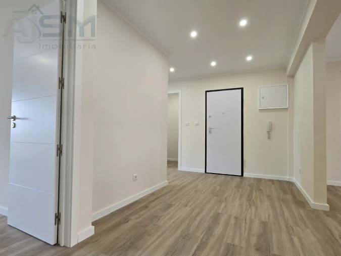 Apartamento T2 para Venda em Massamá e Monte Abraão Foto 15