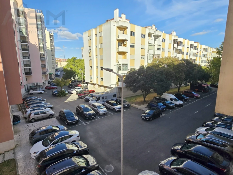 Apartamento T2 para Venda em Massamá e Monte Abraão Foto 7