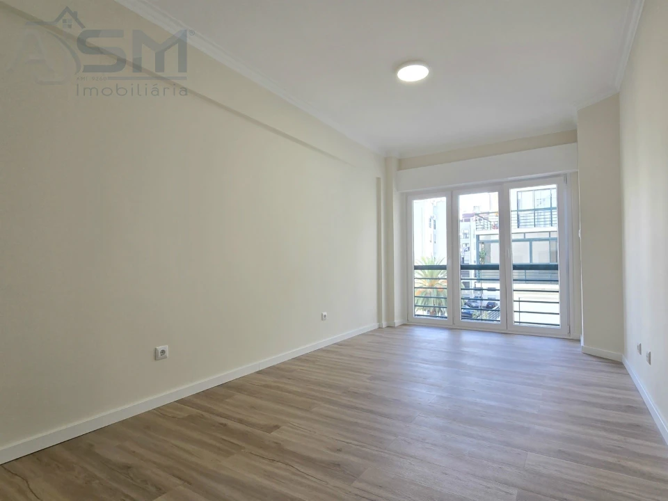 Apartamento T2 para Venda em Massamá e Monte Abraão Foto 17