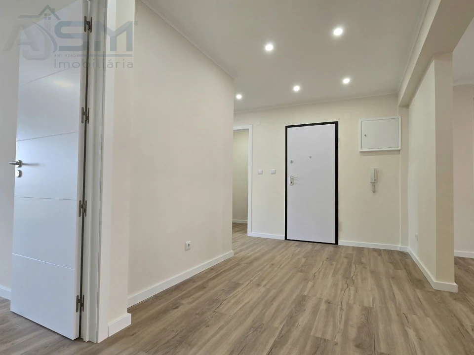 Apartamento T2 para Venda em Massamá e Monte Abraão Foto 15