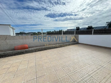 Moradia T2 para Arrendamento em Vilar e Mosteiró